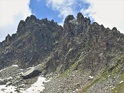 63 Corni maggiori, a sx il Corno di Sardegnana (2420 m) con la croce (non visibile)